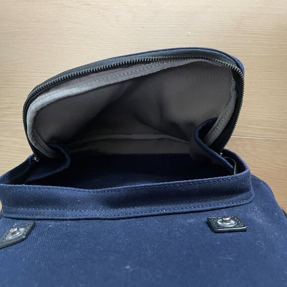 Everlane The Commuter Backpack - Navy - Picture 5 of 7